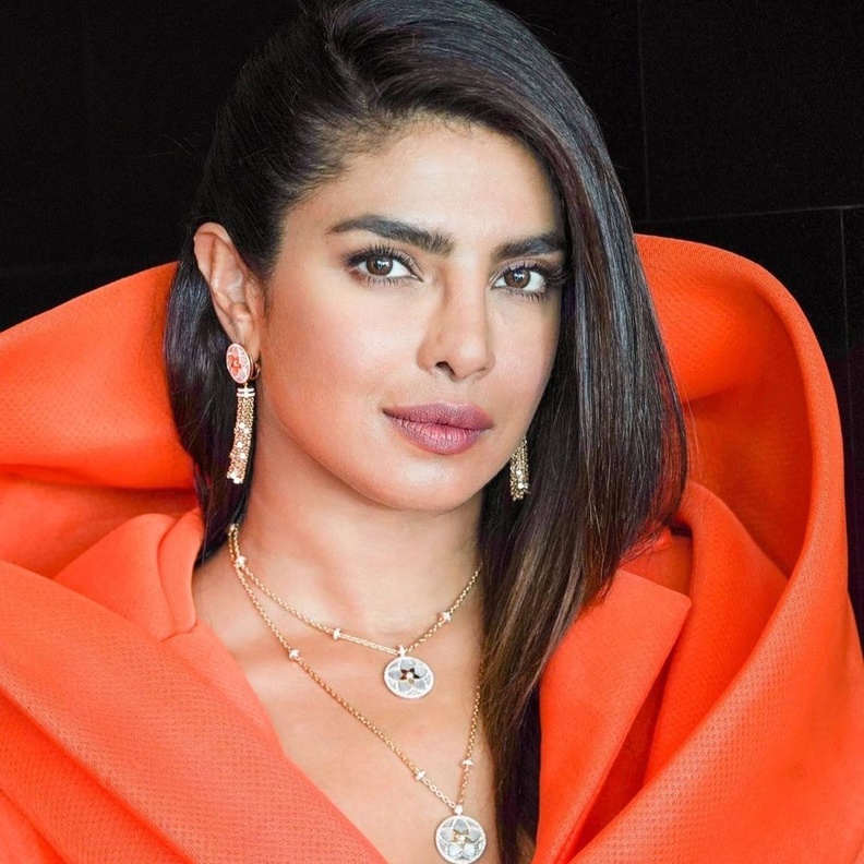  بريانكا شوبرا بإطلالة جمالية ناعمة في دبي