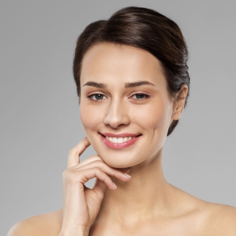 طريقة عمل غمازات الوجه من دون جراحة