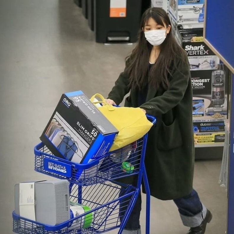 الأميرة السابقة ماكو تتسوق لشراء الأدوات المنزلية في نيويورك