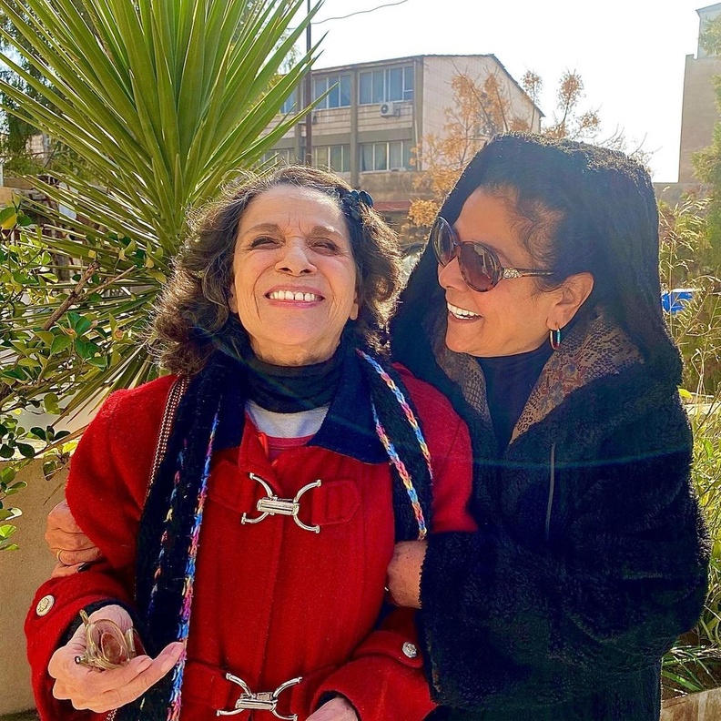 النجوم يحتفلون بعيد ميلاد سامية الجزائري الـ 75