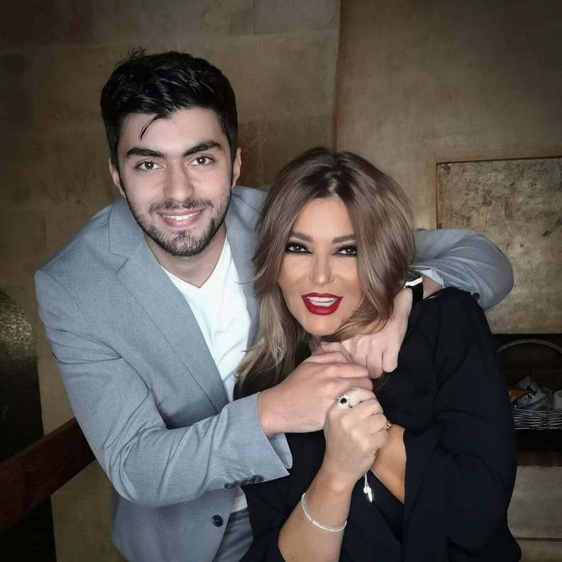 سميرة سعيد تحتفل بعودة ابنها وتستقبله بطريقة مميزة 