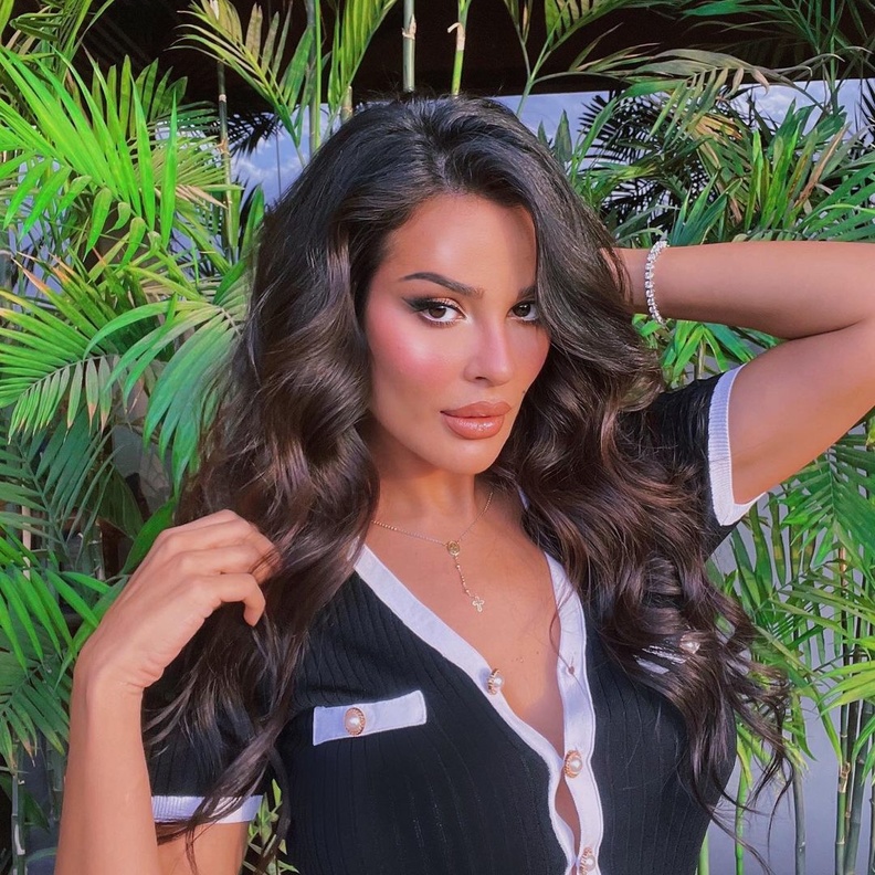 نادين نجيم وياسمين صبري بـ نيو لوك متشابه 