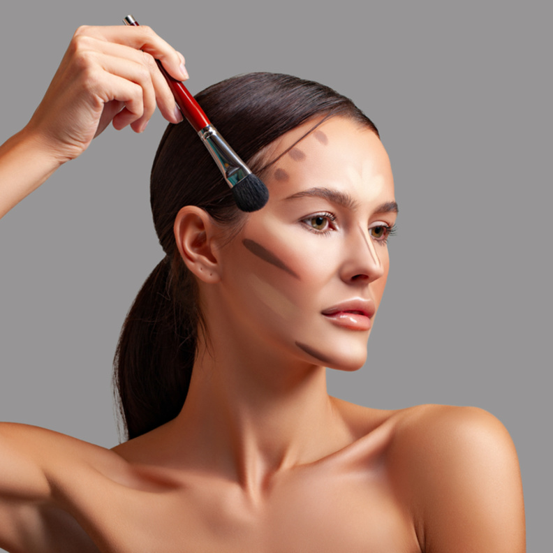 4 حيل مكياج ذكية لإخفاء ذقنك المزدوجة