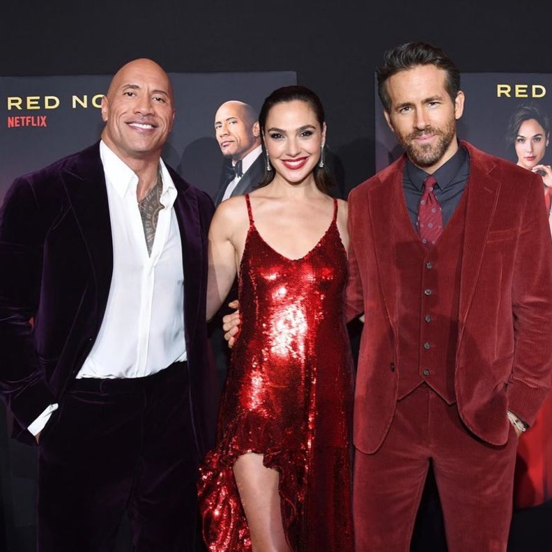 رايان رينولدز وجال جادوت ودواين جونسون 