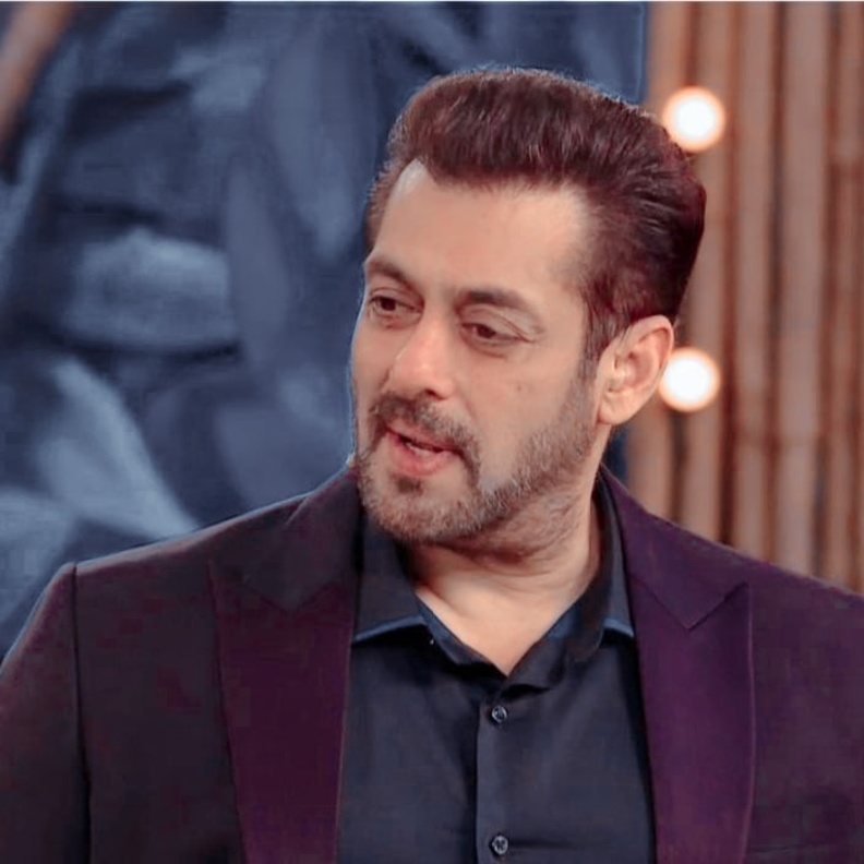 سلمان خان ينفعل على أحد معجبيه أثناء لقاء صحفي