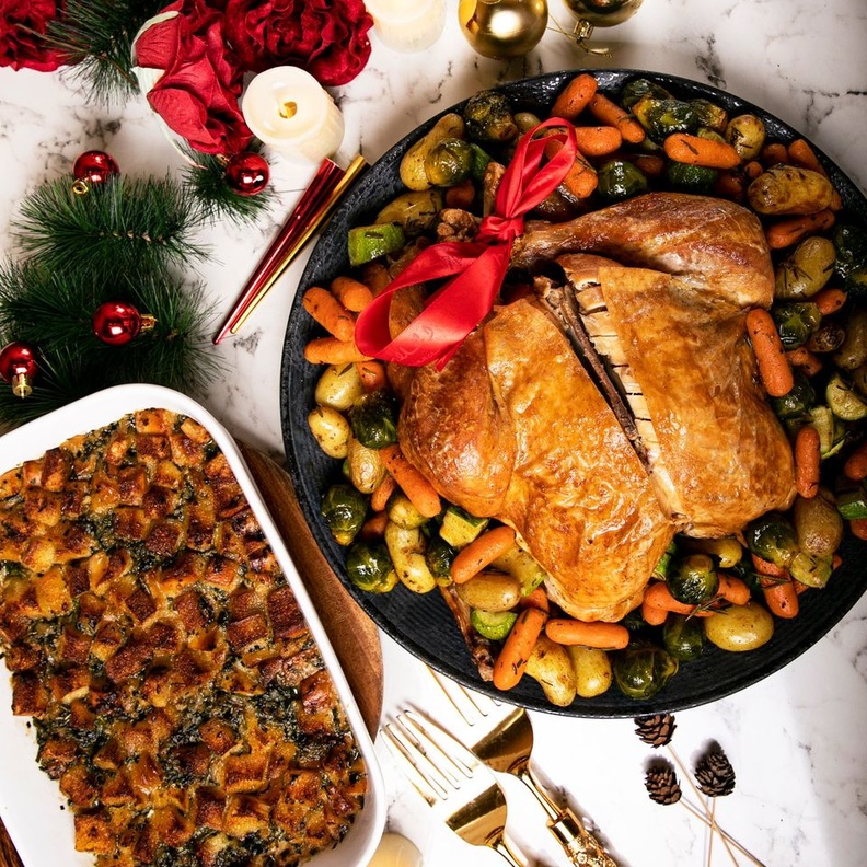 مطعم الحلاب يوصل الديك الرومي إلى منازلكم