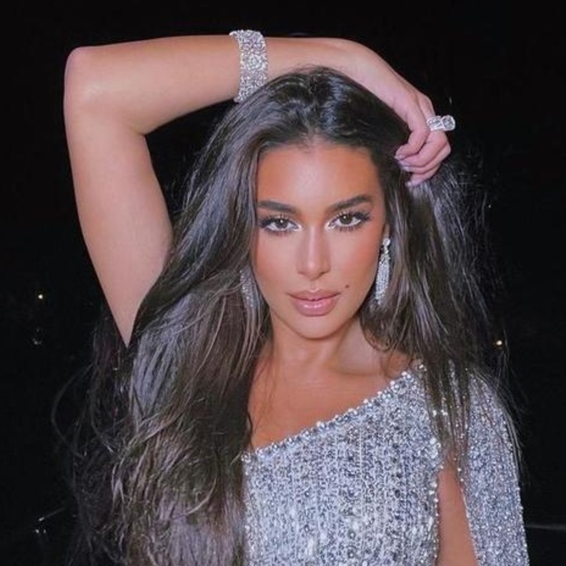 نجمات دخلن بإشتباكات علنية مع عائلاتهن أحدثهن ياسمين صبري