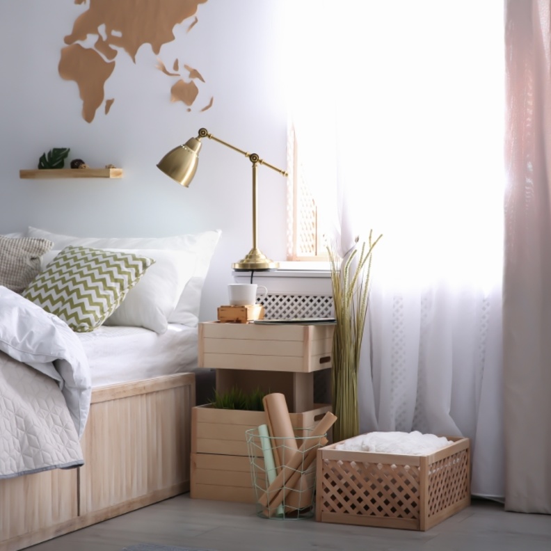 أماكن للتخزين أسفل السرير