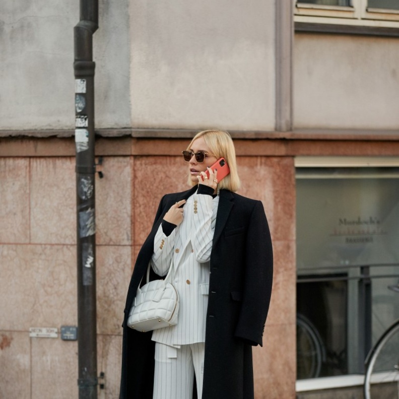 نصائح أساسية لاعتماد البدلة الرسمية في اطلالات شتاء 2022