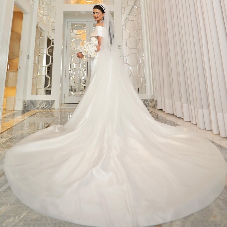 الإعلامية الاردنية علا فارس بفستان الزفاف- انستغرام علا فارس