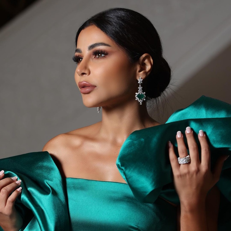 الإعلامية الاماراتية مهيرة عبد العزيز Mahira Abdel Aziz- الصورة للمصورة Amani Aldageel