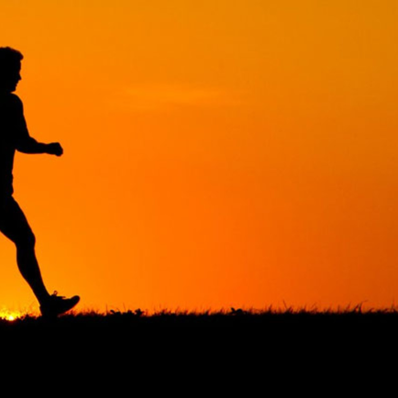 المشي في الهواء الطلق في مدينة الرياض في شتاء