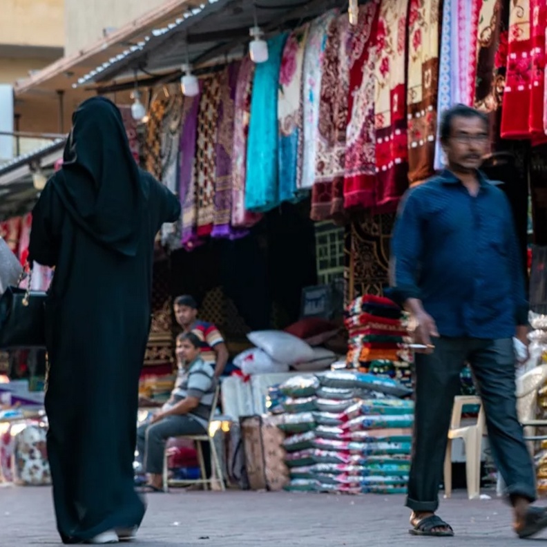 سوق شارع الحب.. وجهة مثالية لعشاق التسوق في الدمام - المصدر روح السعودية