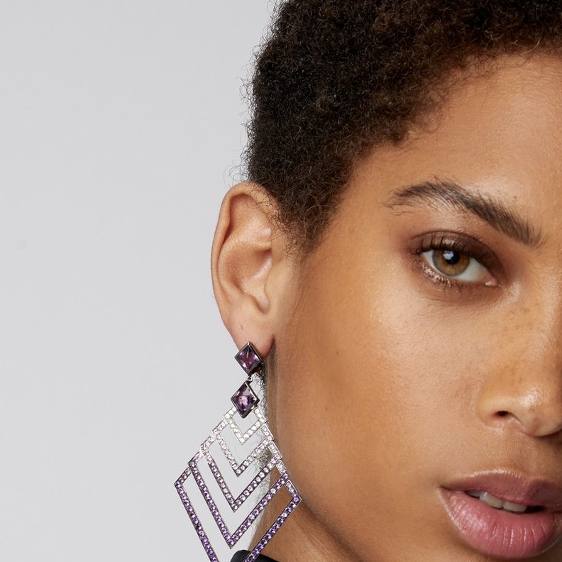 تصاميم أقراط راقية لأناقة السهرات الدافئة