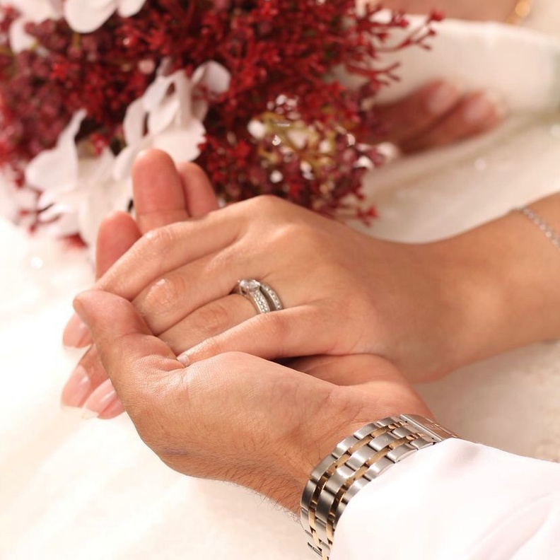 تصوير عروسين بكاميرا المصورة السعودية منى العلي