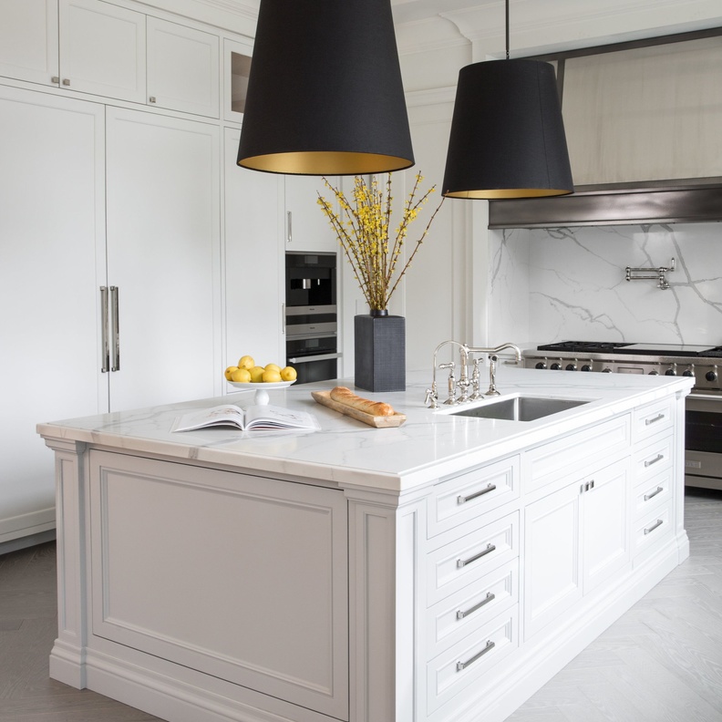 ديكورات مطابخ تمزج بين الحديث والكلاسيكي