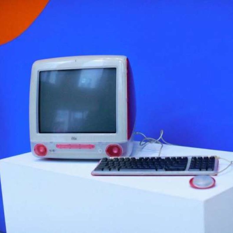 دار كريستيز تطرح الكومبيوتر الشخصي لمؤسس ويكيبيديا في مزاد