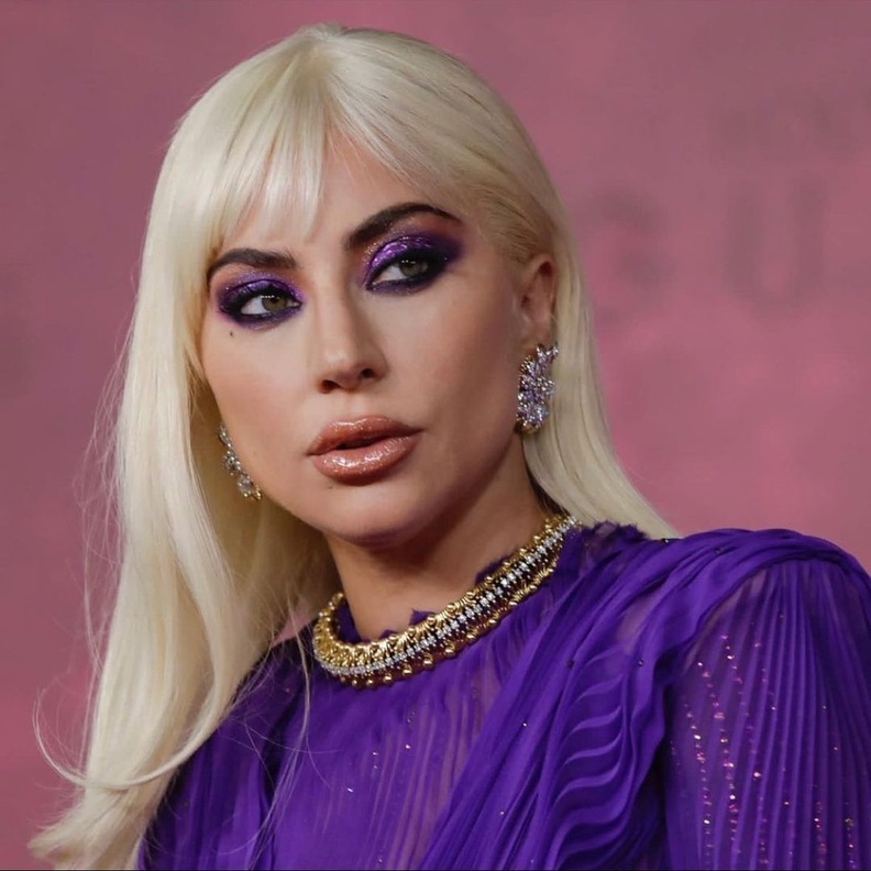 رسمات مكياج عيون ليدي غاغا بتدرجات الظلال البنفسجية