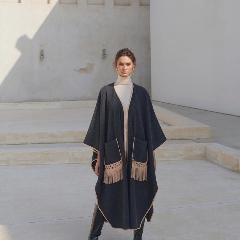 خمس معاطف شتوية أنيقة من مصممات سعوديات 