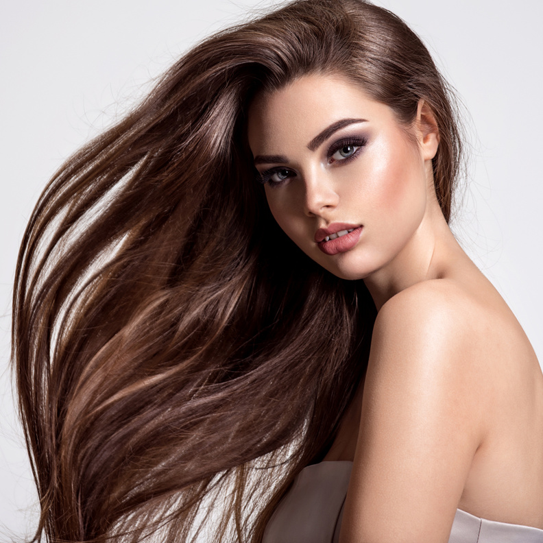 خلطات طبيعية من زيت الخروع لمليء فراغات الشعر وزيادة كثافته