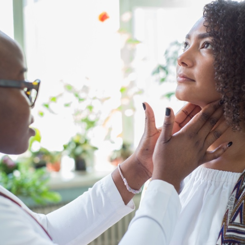 علامات مبكرة تشير إلى وجود خلل في الغدة الدرقية