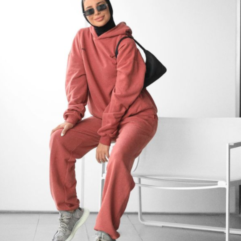 ملابس رياضية للمححبات بتصاميم شبابية ومريحة