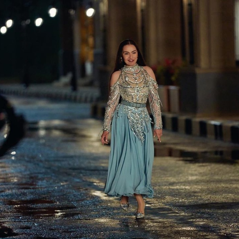 فساتين خطوبة باللون الازرق انستقرام@sherihanofficial