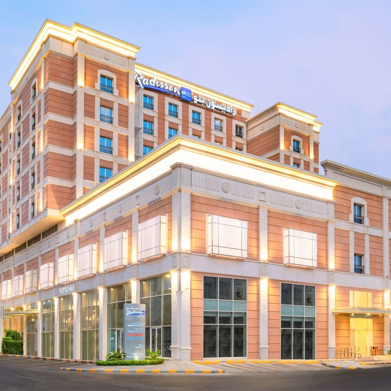 فندق راديسون بلو جدة السلام إقامة فاخرة في وسط جدة