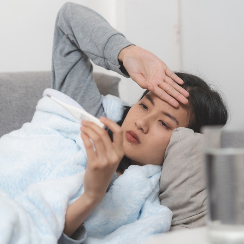 ما هي أعراض حمى البحر المتوسط وما هي المضاعفات