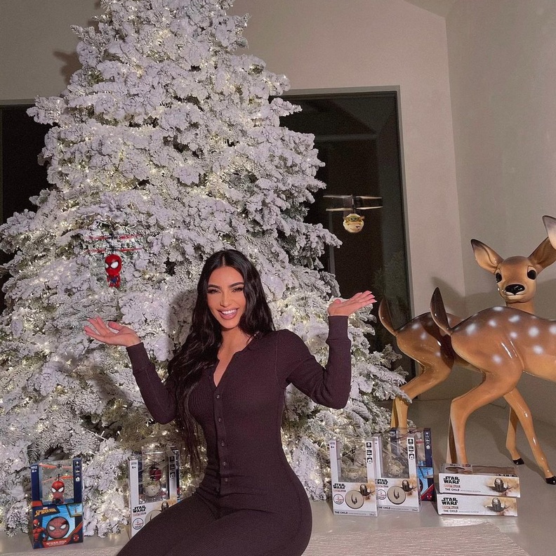 مزهرية بأكثر من 7 آلاف دولار لزفاف كيم كارداشيان Kim Kardashian