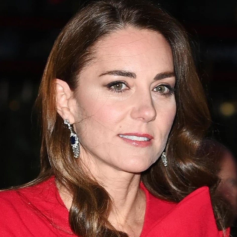 مكياج كيت ميدلتون برونزي مع تسريحات الشعر الويفي