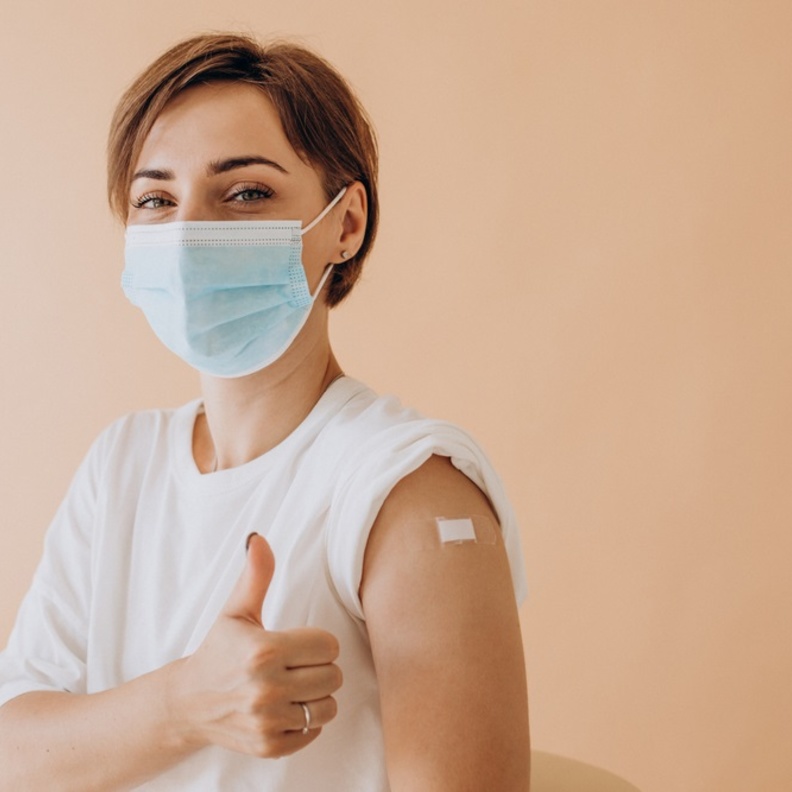 هل لقاح فيروس كورونا يسبب حساسية الجلد