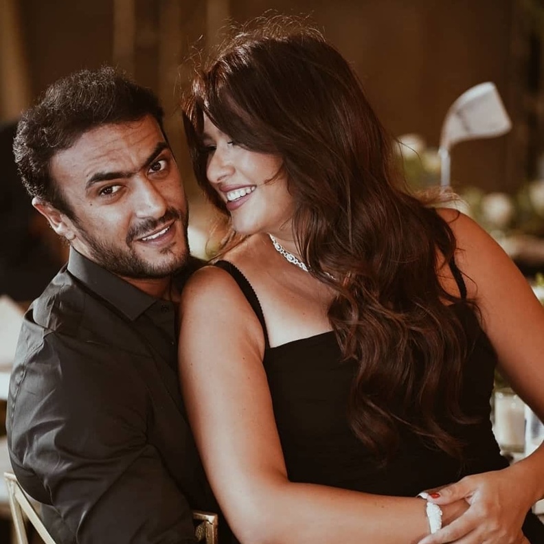 أحمد العوضي يعلق على ظهوره لأول مرة مع زوجته ياسمين عبدالعزيز في برنامج "معكم"..فيديو