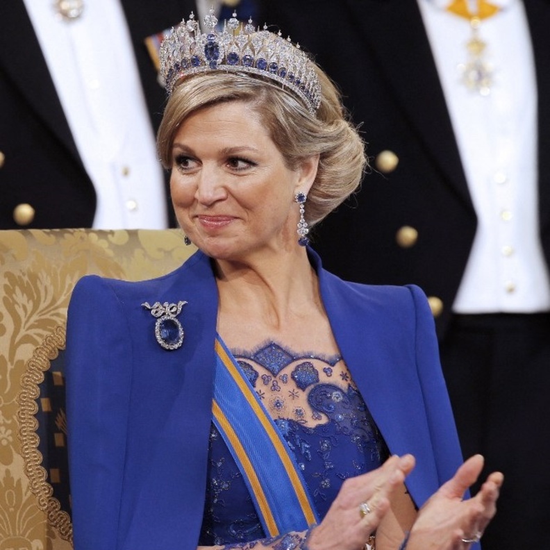 الملكة ماكسيما ترتدي تاج The Dutch Sapphire Parure Tiara من أفخم التيجان الملكية
