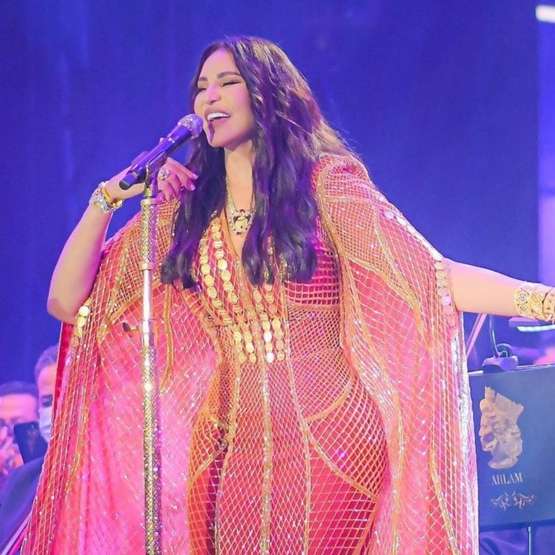 إطلالة أحلام