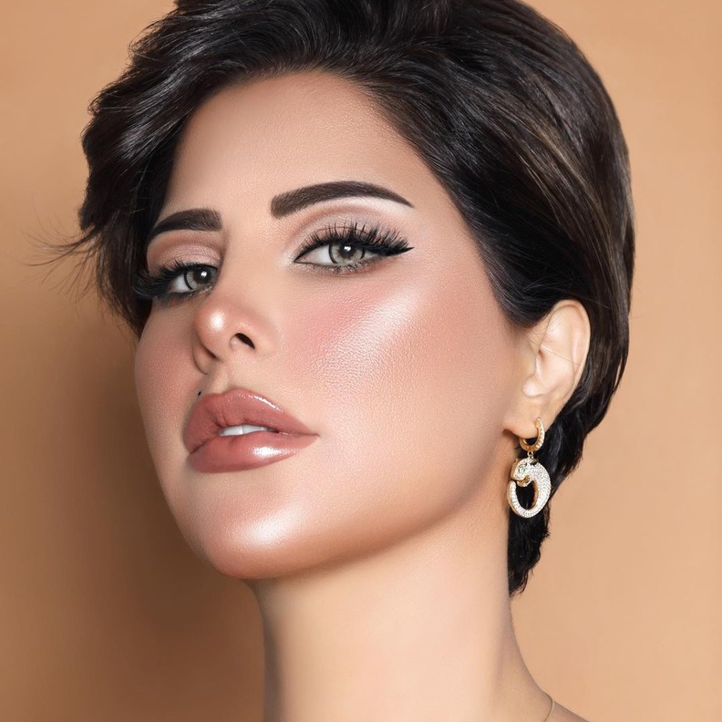 تسريحة البيكسي القصيرة -  صورة من حسابها على إنستاغرام