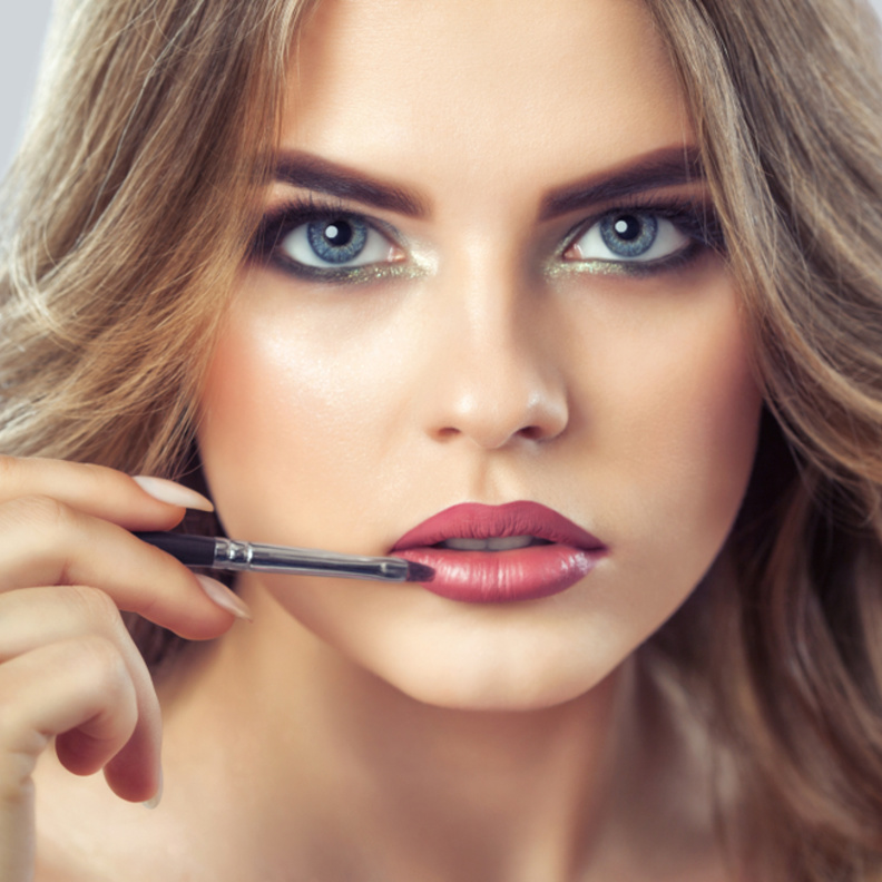 أبرز الاخطاء التي تمنعك من الحصول على مكياج مثالي