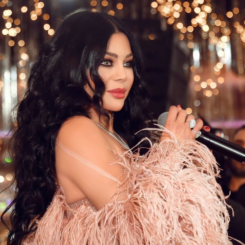 تسريحات شعر سهلةة على طريقة هيفا وهبي - الصورة من حسابها على انستغرام