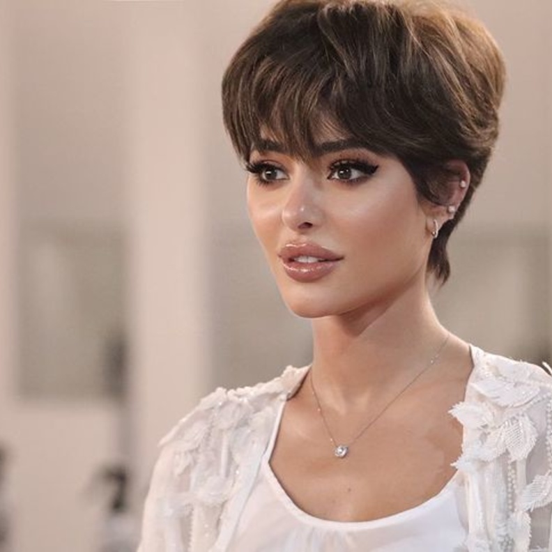 تسريحات شعر قصيرة شبابية مستوحاة من إطلالات غدير سلطان