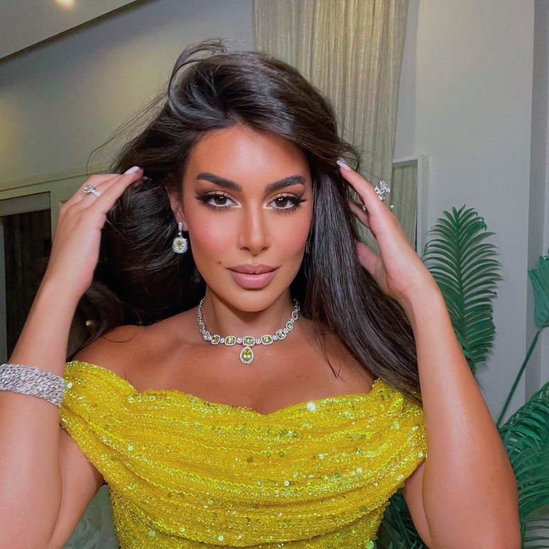 رسمات مكياج ياسمين صبري مع الايلاينر عام 2021