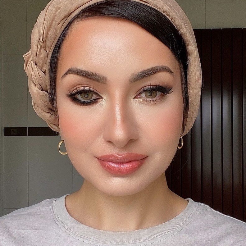 طرق عمل مكياج بحيل جديدة مع مدونة الجمال MaliaYosuf