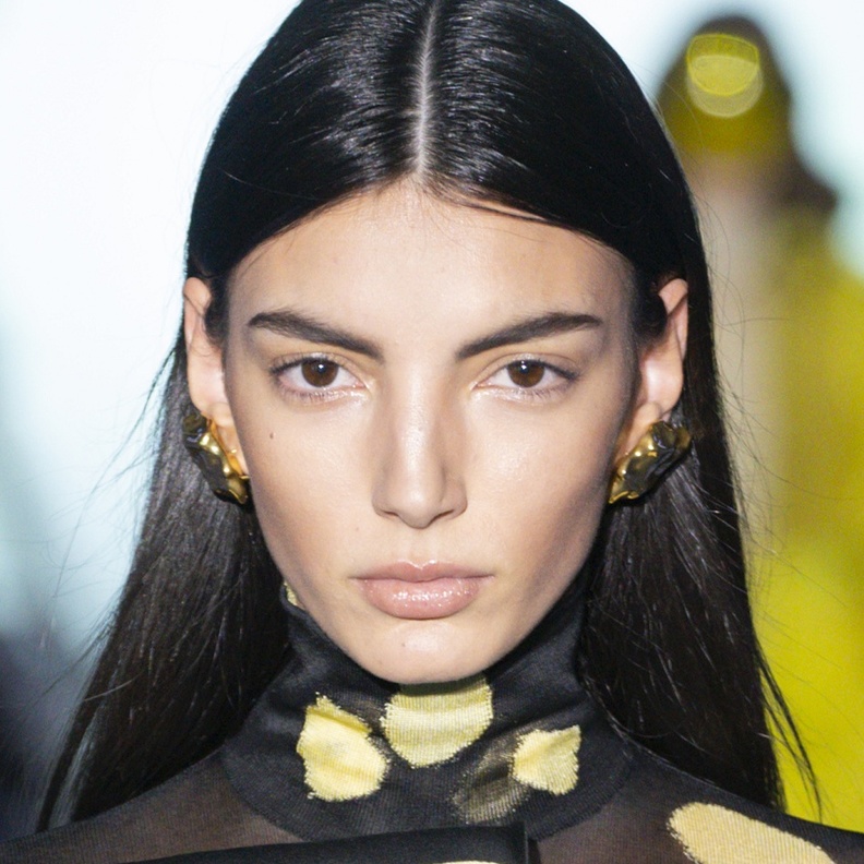 طريقة عمل مكياج نيود فاتح من وحي اطلالات Del Core