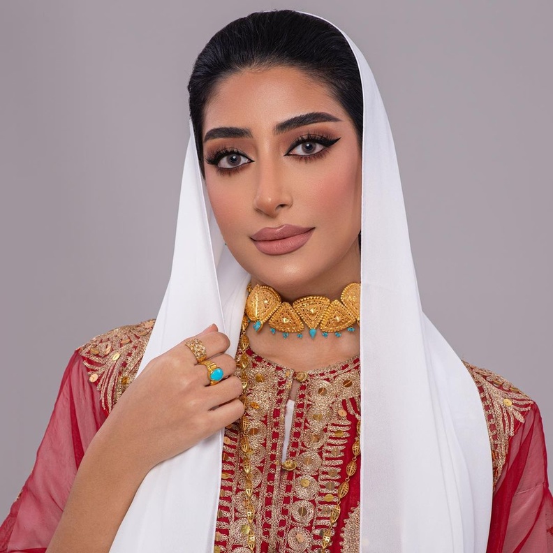 مكياج خليجي للصبايا المحجبات من وحي فاطمة المهنا