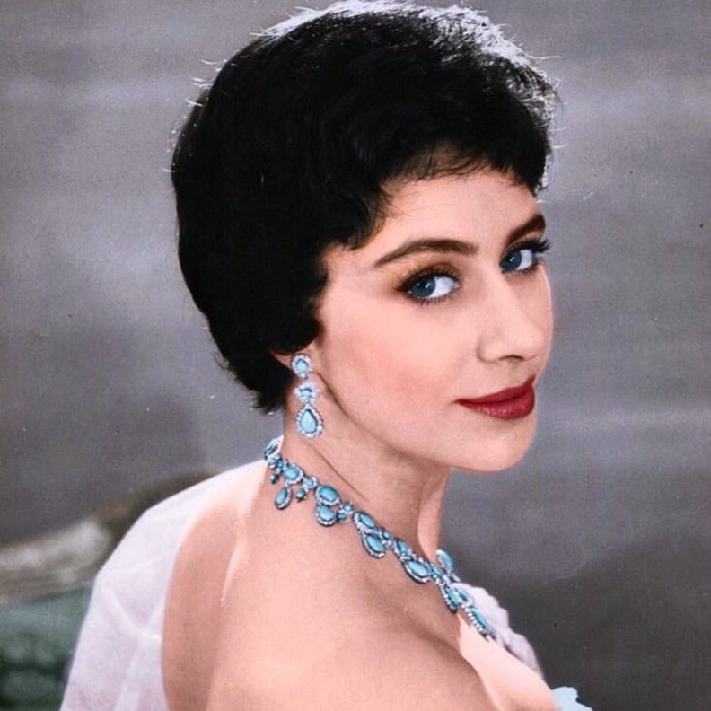 الأميرة مارغريت ترتدي طاقم الفيروز الذي لم يظهر منذ عقود