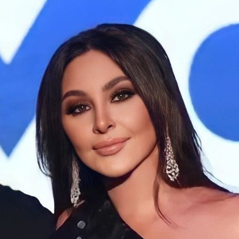 إليسا بإطلالة مكياج ملفتة في حفلها بالرياض بأنامل بسام فتوح