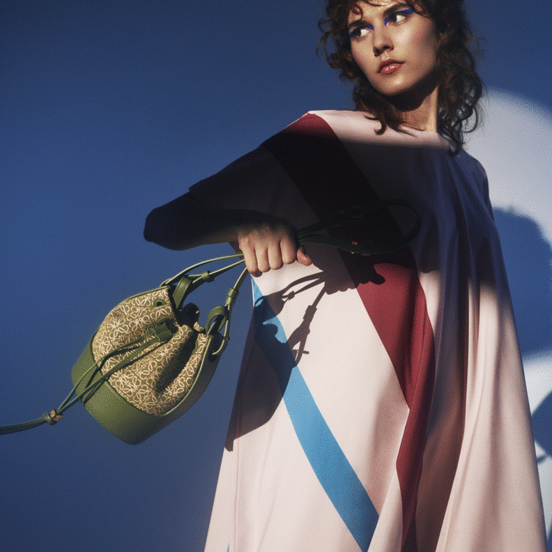 جلسة تصويرية خاصة بمجلة "هي" تحت عنوان A Modern Icon