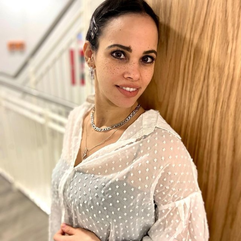 ابرز الإطلالات الجمالية لـ نور عمرو دياب في حصاد عام 2021