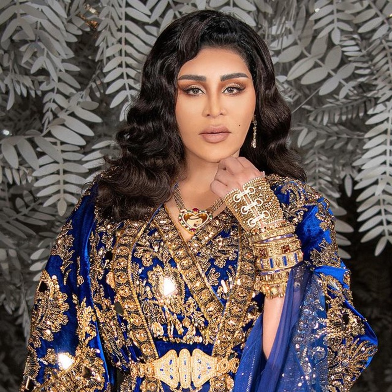 الفنانة احلام 