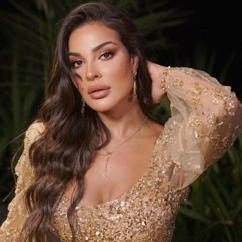 تسريحات شعر ويفي وطويلة