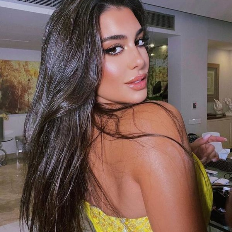 ياسمين صبري تتنافس ضمن مسابقة أجمل 100 وجه في العالم